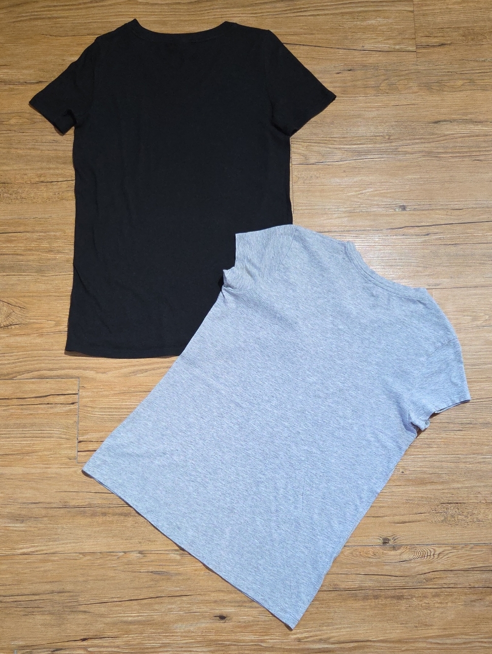 Victoria Secrets Tops - Picture 4 of 7
